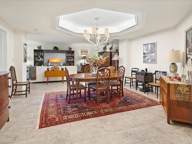 6075 Pelican Bay BLVD 506, Naples, FL 34108