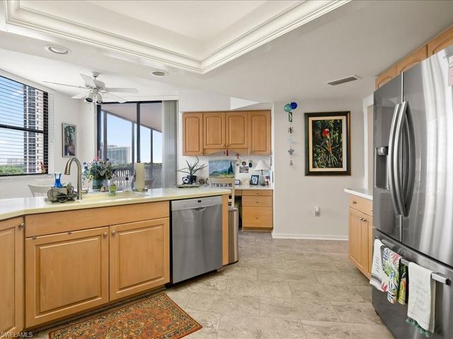 6075 Pelican Bay BLVD 506, Naples, FL 34108