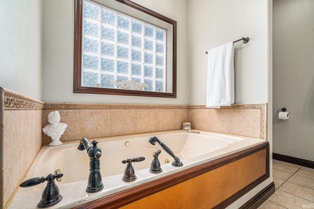 3393 E Old Road 30, Warsaw, IN 46582