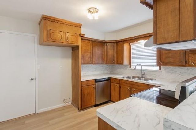 407 Holly Lane, Conroe, TX 77304