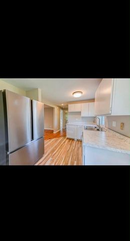 1678 Farwell Avenue, Des Plaines, IL 60018