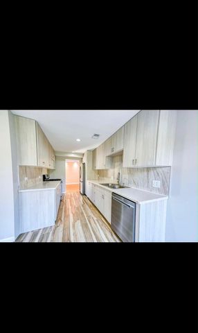 1678 Farwell Avenue, Des Plaines, IL 60018