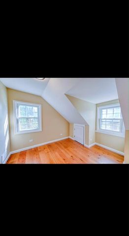 1678 Farwell Avenue, Des Plaines, IL 60018