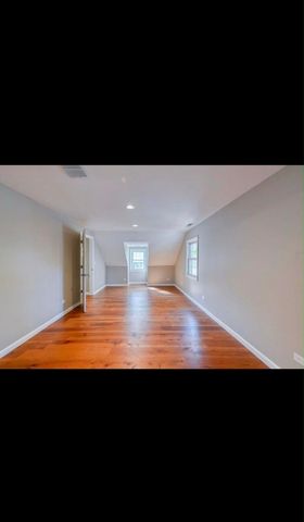 1678 Farwell Avenue, Des Plaines, IL 60018