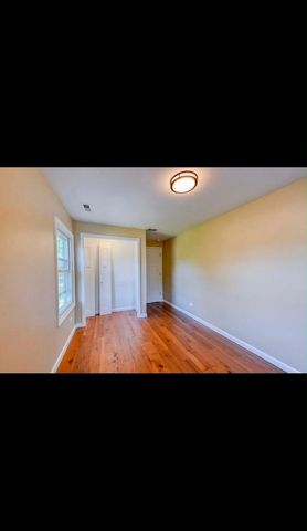 1678 Farwell Avenue, Des Plaines, IL 60018