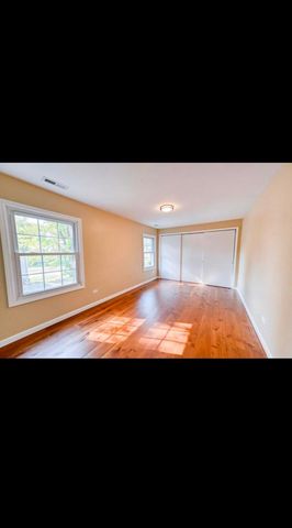 1678 Farwell Avenue, Des Plaines, IL 60018