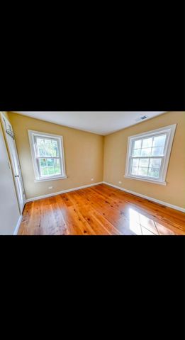 1678 Farwell Avenue, Des Plaines, IL 60018