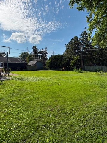1678 Farwell Avenue, Des Plaines, IL 60018