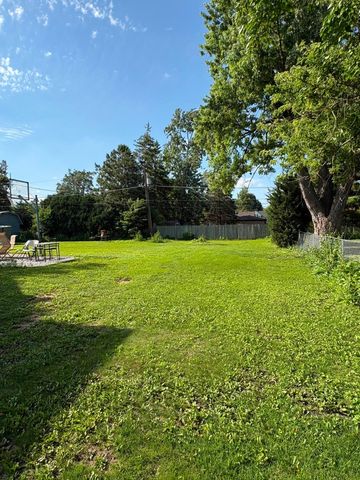 1678 Farwell Avenue, Des Plaines, IL 60018