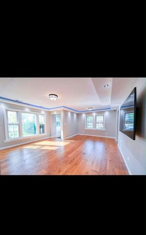 1678 Farwell Avenue, Des Plaines, IL 60018