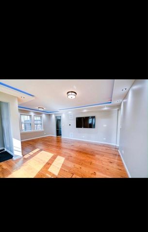 1678 Farwell Avenue, Des Plaines, IL 60018