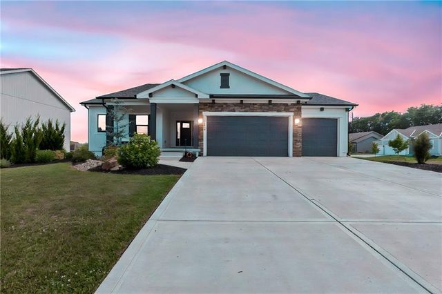 19013 W 188th Terrace, Spring Hill, KS 66083