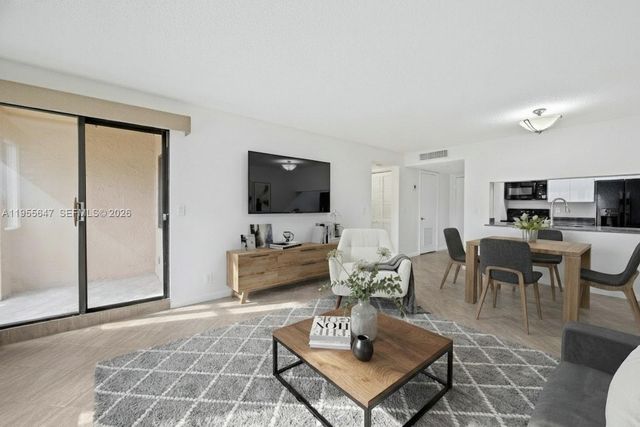 10001 W Atlantic Blvd 218, Coral Springs, FL 33071