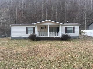 321 Gabriels Fork, Kimper, KY 41539