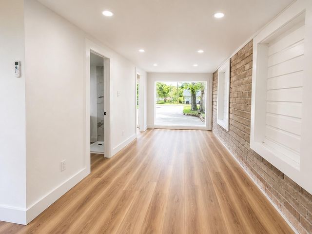 122 N Holland Street, Bellville, TX 77418