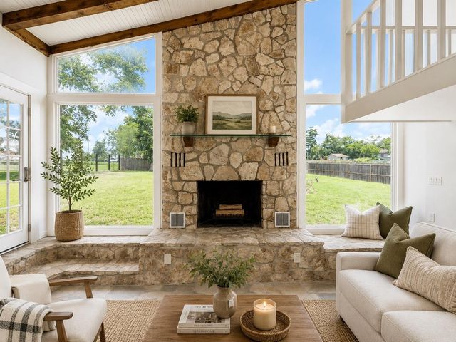 122 N Holland Street, Bellville, TX 77418