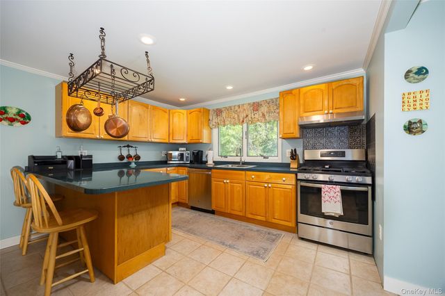 430 North Avenue, Pleasant Valley, NY 12569