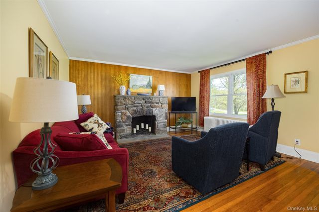 430 North Avenue, Pleasant Valley, NY 12569