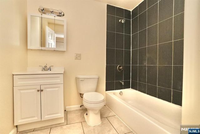 388-392 Chadwick Avenue, Newark, NJ 07112