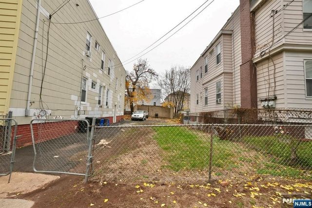 388-392 Chadwick Avenue, Newark, NJ 07112