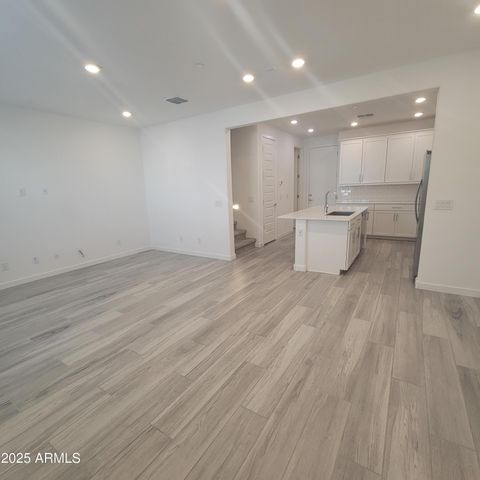 4077 S SABRINA Drive 30, Chandler, AZ 85248