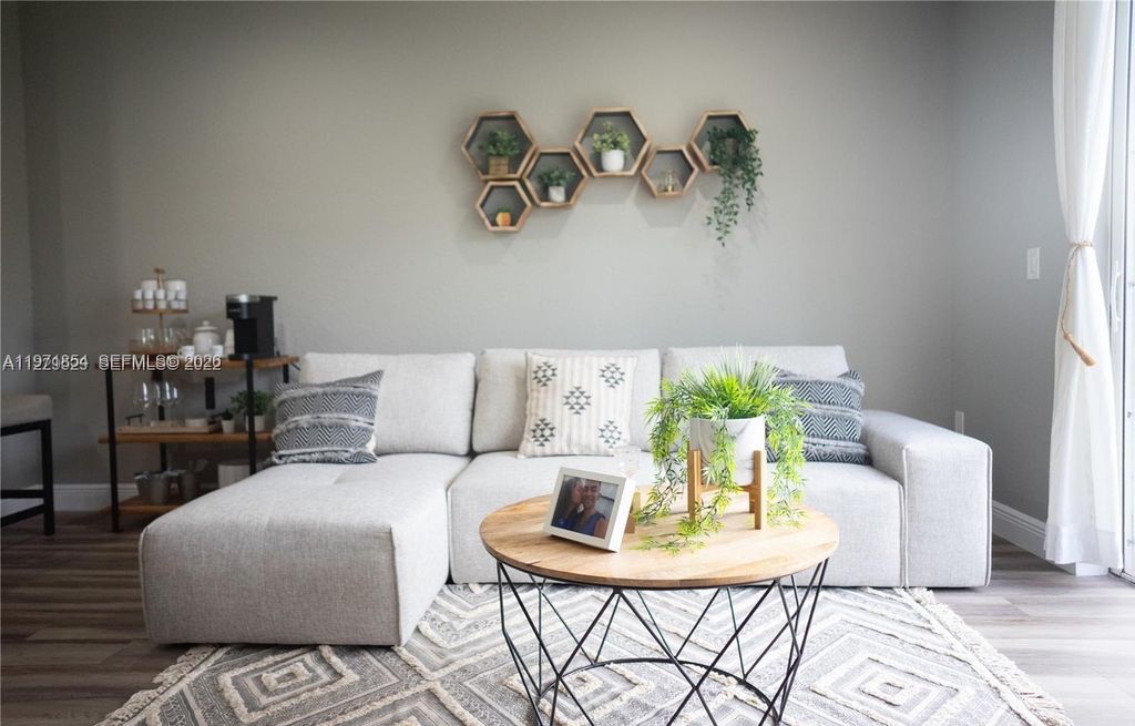 7941 Catalina Cir 7941, Tamarac, FL 33321