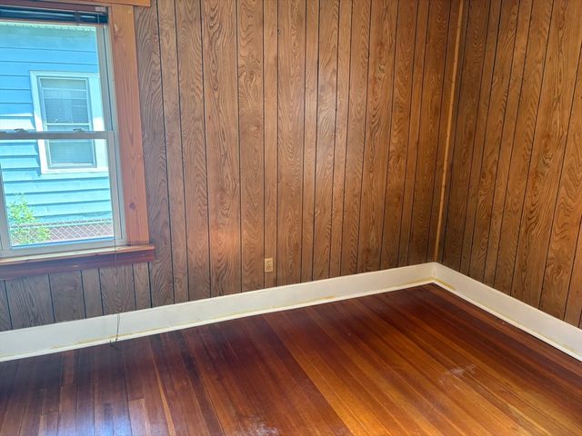 136 Maynard St, Springfield, MA 01109