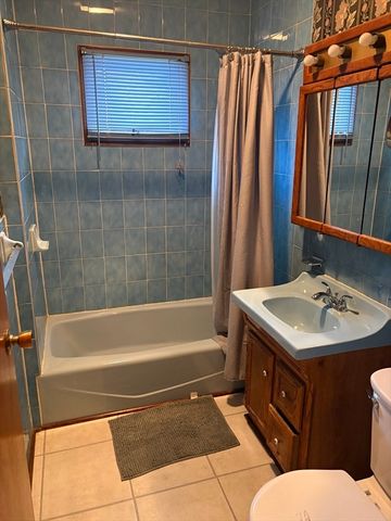 136 Maynard St, Springfield, MA 01109