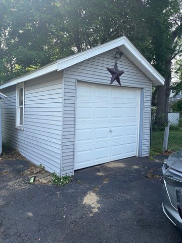 136 Maynard St, Springfield, MA 01109