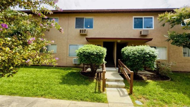 9719 Wintergardens Blvd., Lakeside, CA 92040