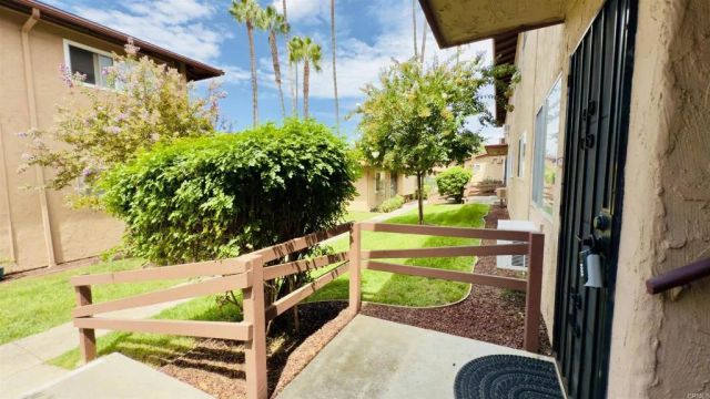 9719 Wintergardens Blvd., Lakeside, CA 92040