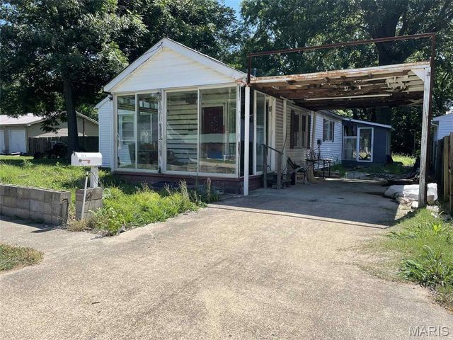 804 N Catalpa Street, Dexter, MO 63841