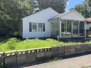 804 N Catalpa Street, Dexter, MO 63841