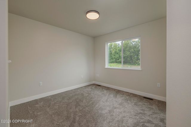 L18 B1 N Endless Circle, Palmer, AK 99645