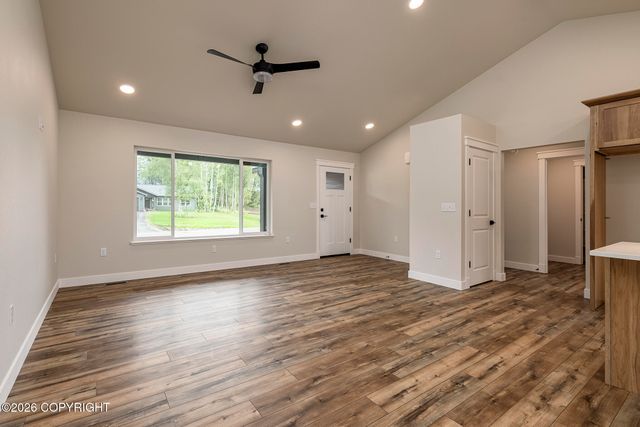 L18 B1 N Endless Circle, Palmer, AK 99645