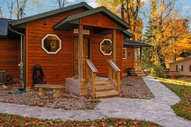 376 Highview Road, East Bay Twp, MI 49696