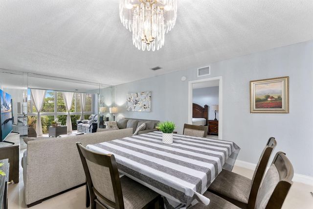 7807 Golf Cir Drive H 305, Margate, FL 33063