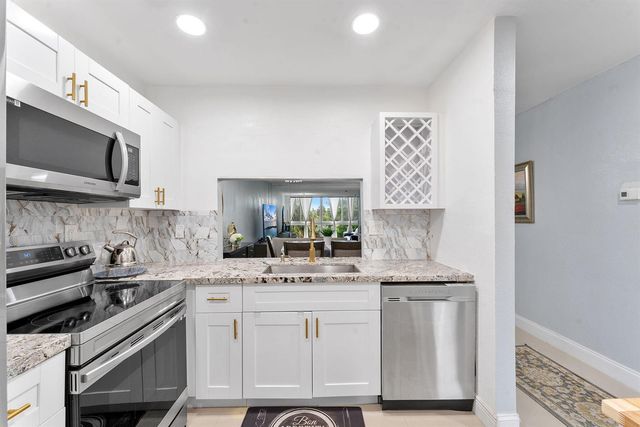7807 Golf Cir Drive H 305, Margate, FL 33063