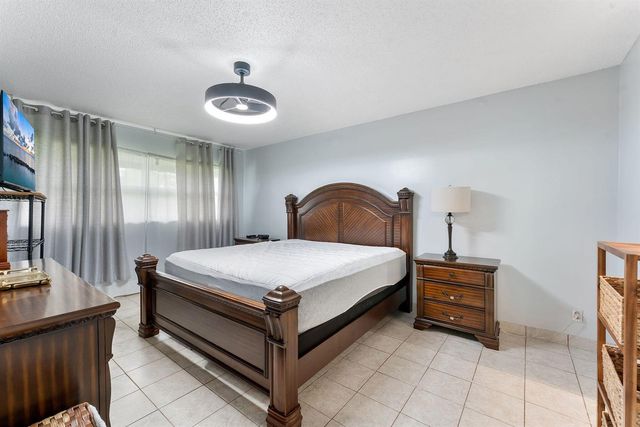7807 Golf Cir Drive H 305, Margate, FL 33063