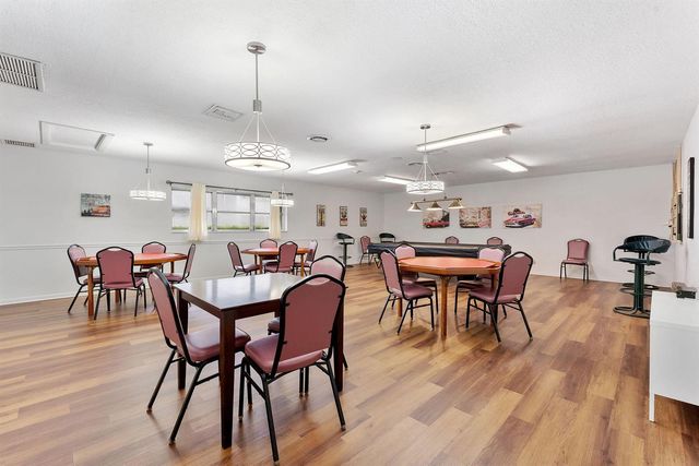 7807 Golf Cir Drive H 305, Margate, FL 33063