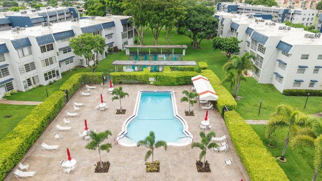 7807 Golf Cir Drive H 305, Margate, FL 33063