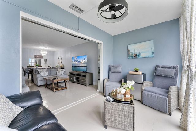 7807 Golf Cir Drive H 305, Margate, FL 33063
