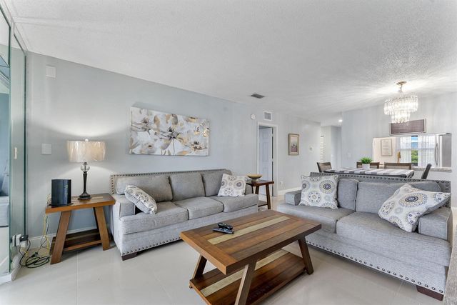 7807 Golf Cir Drive H 305, Margate, FL 33063