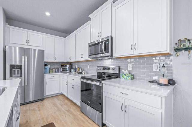 6131 TIMBERDALE AVENUE, Wesley Chapel, FL 33545