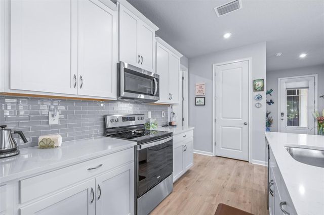 6131 TIMBERDALE AVENUE, Wesley Chapel, FL 33545