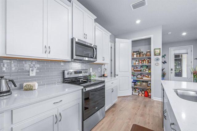 6131 TIMBERDALE AVENUE, Wesley Chapel, FL 33545