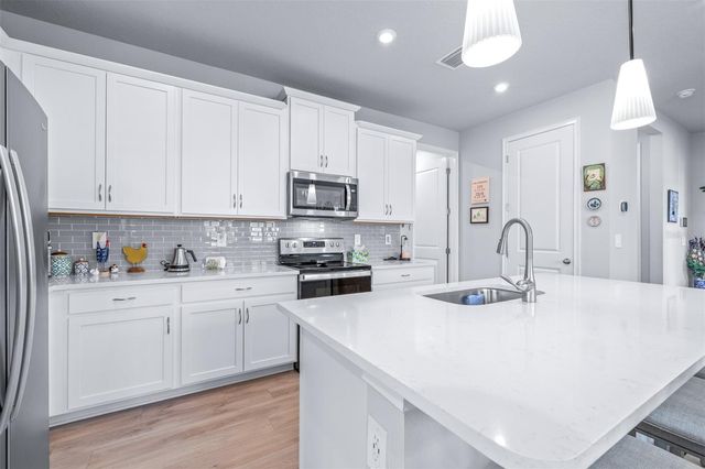 6131 TIMBERDALE AVENUE, Wesley Chapel, FL 33545