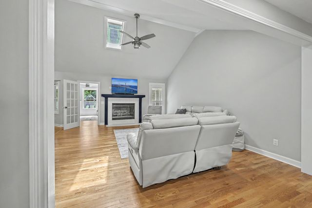 818 Law Lane, Mount Pleasant, SC 29464
