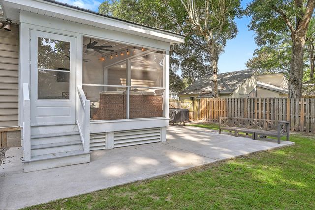 818 Law Lane, Mount Pleasant, SC 29464