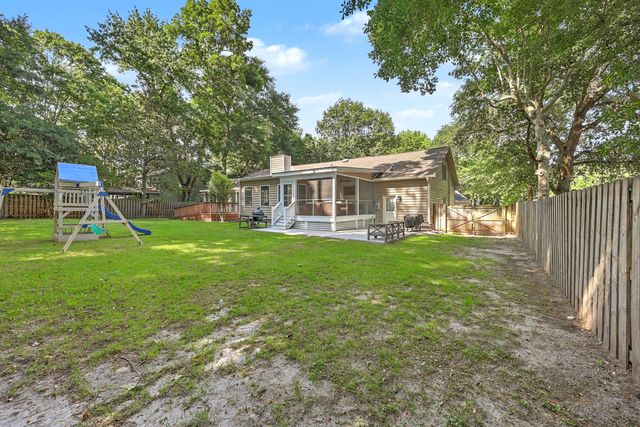 818 Law Lane, Mount Pleasant, SC 29464